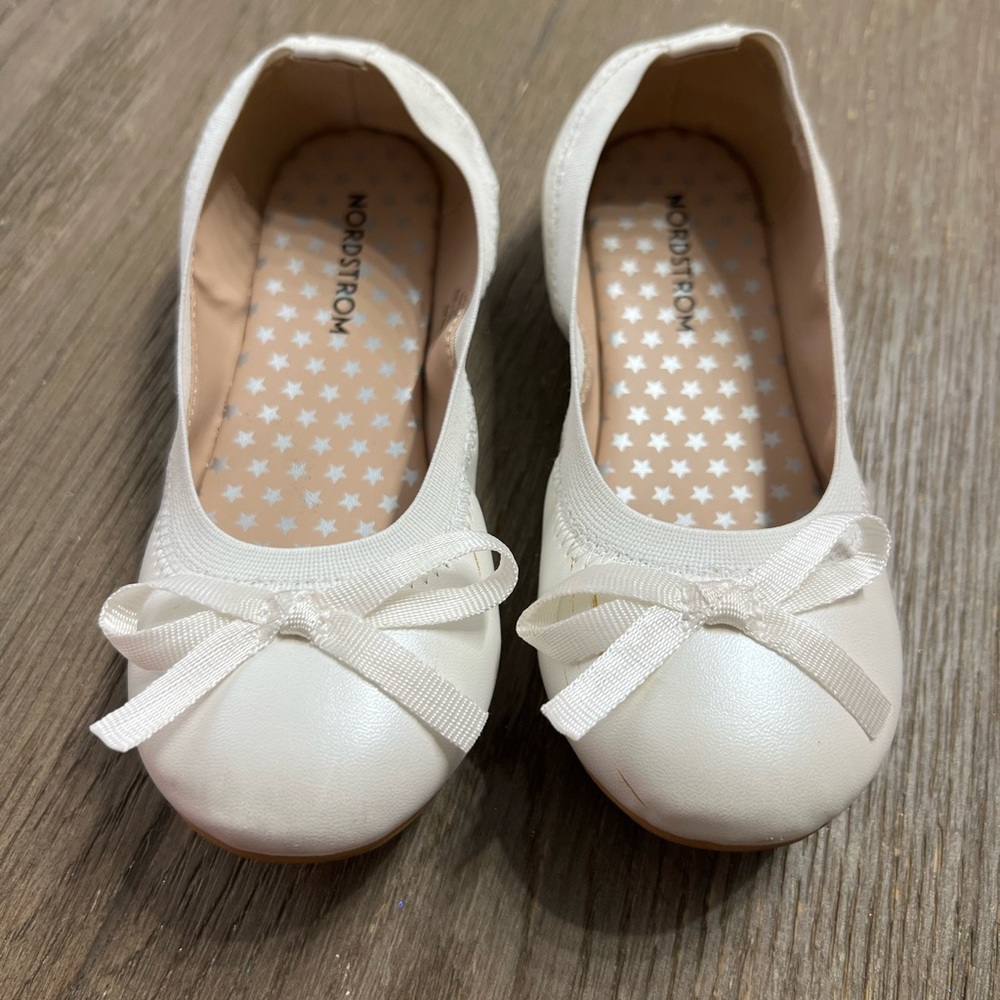 Nordstrom Girls Ivory Ballet Dress Slippers- size 11